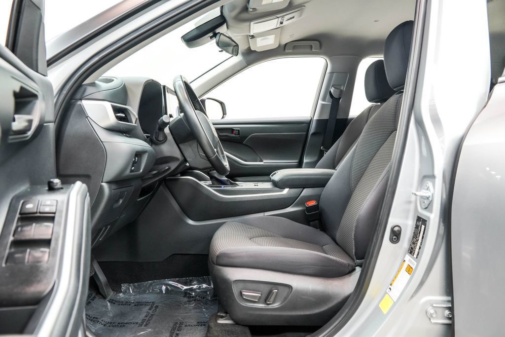 Toyota Highlander photo 17