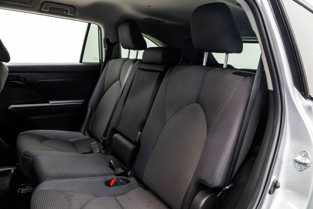 Toyota Highlander photo 18