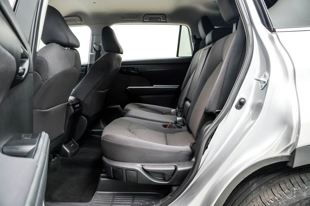 Toyota Highlander photo 19
