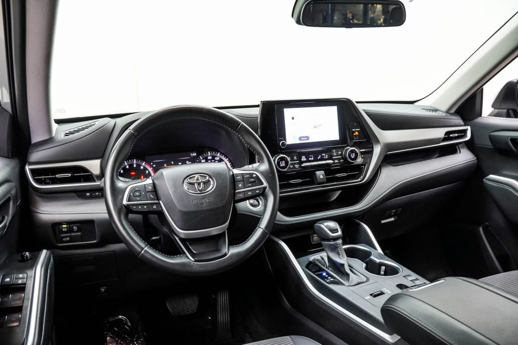Toyota Highlander photo 4