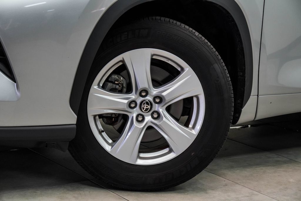 Toyota Highlander photo 5