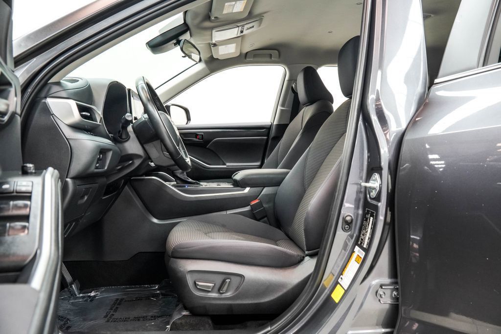 Toyota Highlander photo 16