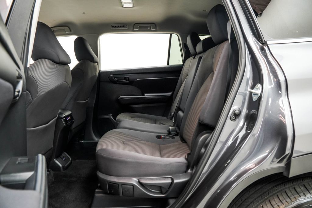 Toyota Highlander photo 18