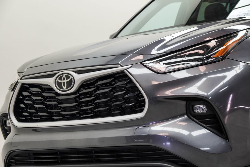 Toyota Highlander photo 2