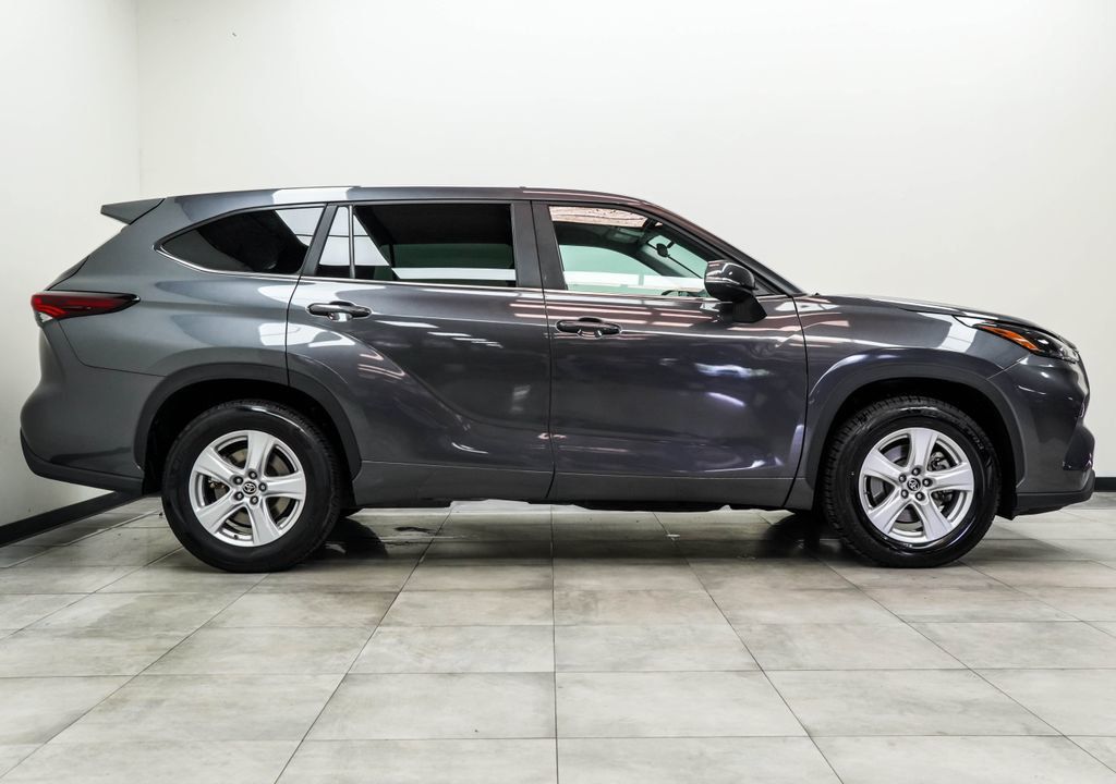 Toyota Highlander photo 6