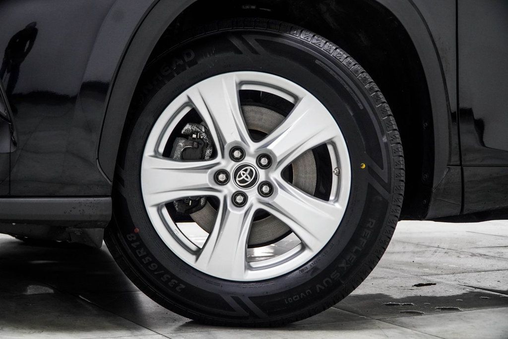 Toyota Highlander photo 6