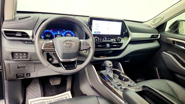 2025 Toyota Highlander Platinum AWD w/ Tow Hitch - 23063291 - 12