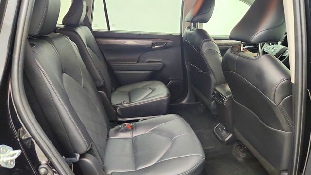 2025 Toyota Highlander Platinum AWD w/ Tow Hitch - 23063291 - 22
