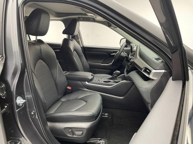 2025 Toyota Highlander XLE AWD - 22985542 - 17