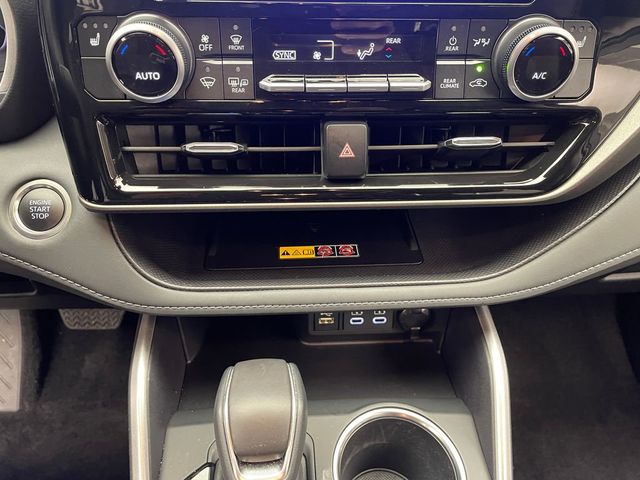 2025 Toyota Highlander XLE AWD - 22985542 - 26