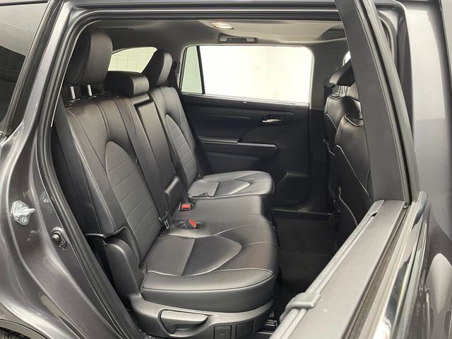 2025 Toyota Highlander XLE AWD - 22985542 - 37