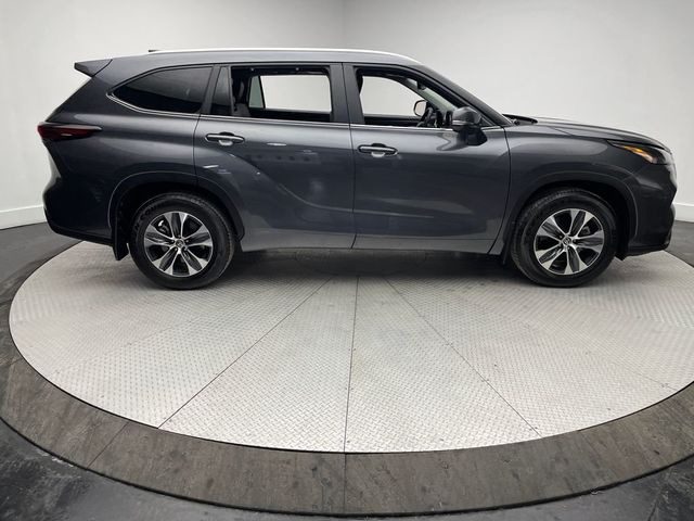 2025 Toyota Highlander XLE AWD - 22985542 - 3