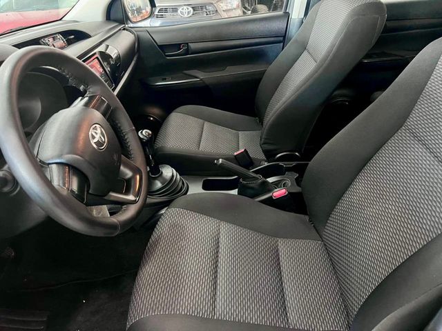 2025 Toyota Hilux 2.4 4x4 Disponible para alquiler  - 23008096 - 11