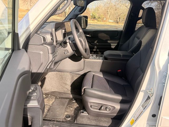 2025 Toyota Land Cruiser 4WD - 22965711 - 10