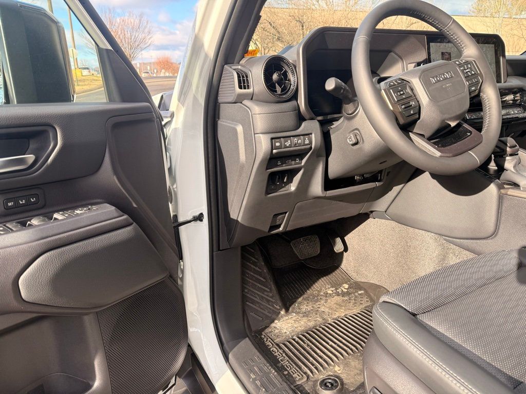 2025 Toyota Land Cruiser 4WD - 22965711 - 13