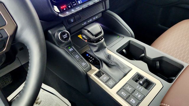 2025 Toyota Land Cruiser 4WD with Premium Package & 20'' Alloy Wheels - 22986486 - 15