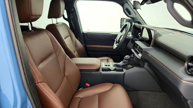 2025 Toyota Land Cruiser 4WD w/ Premium Pkg, 20'' Wheels, JBL Audio & Two-Tone Roof - 23032281 - 23