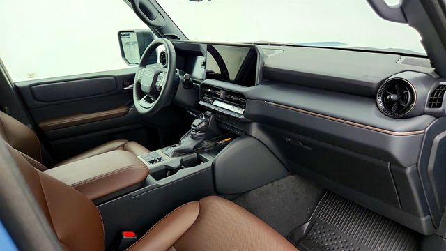 2025 Toyota Land Cruiser 4WD w/ Premium Pkg, 20'' Wheels, JBL Audio & Two-Tone Roof - 23032281 - 24