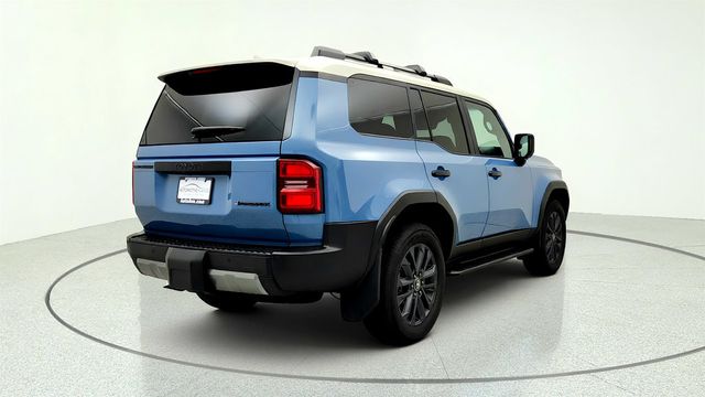 2025 Toyota Land Cruiser 4WD w/ Premium Pkg, 20'' Wheels, JBL Audio & Two-Tone Roof - 23032281 - 4