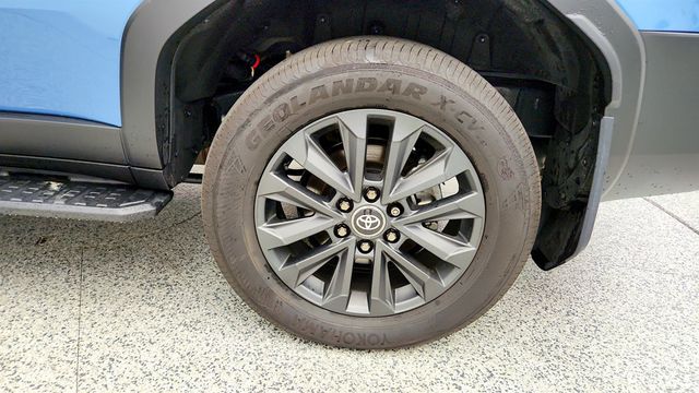 2025 Toyota Land Cruiser 4WD w/ Premium Pkg, 20'' Wheels, JBL Audio & Two-Tone Roof - 23032281 - 8