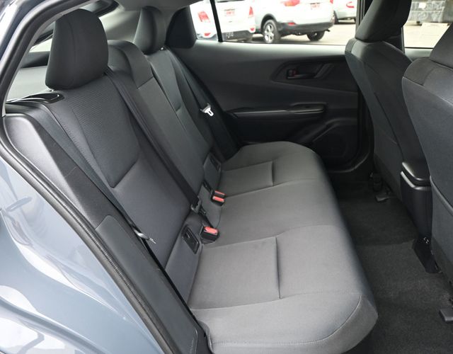 2025 Toyota Prius LE - 23043346 - 17