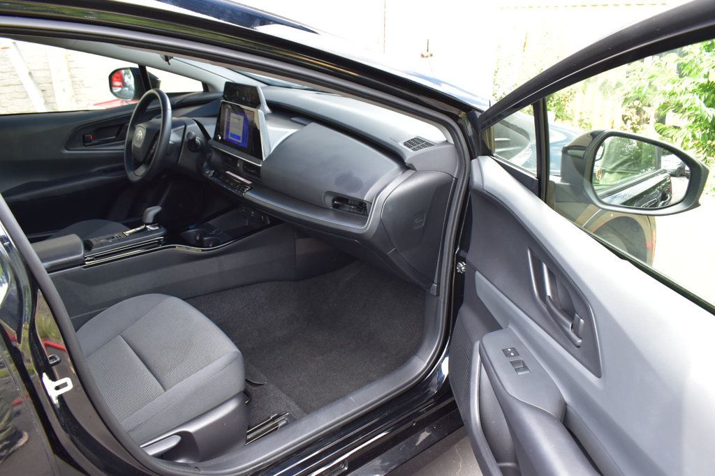2025 Toyota Prius LE - 23073807 - 16