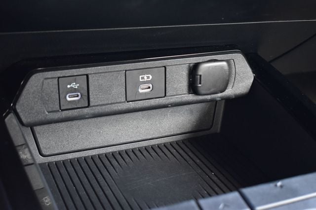 2025 Toyota Prius LE - 23073807 - 42