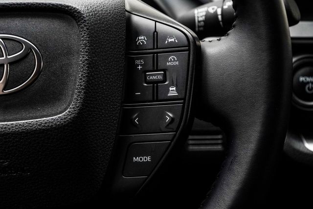 2025 Toyota Prius LE - 22968588 - 24