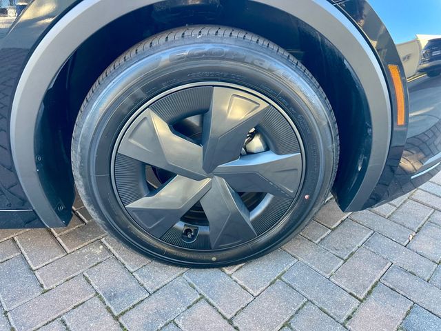 2025 Toyota Prius LE - 22952630 - 8