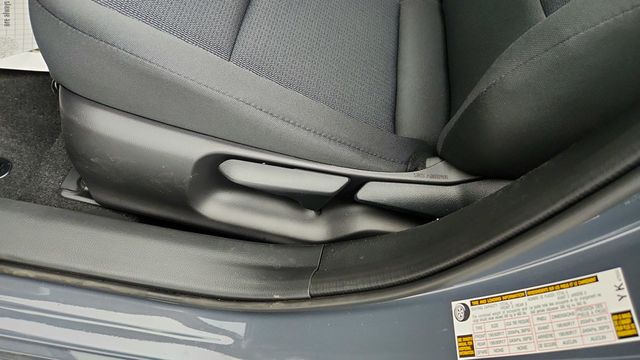 2025 Toyota Prius LE - 22950772 - 10