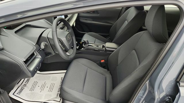 2025 Toyota Prius LE - 22950772 - 17