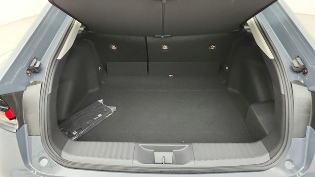 2025 Toyota Prius LE - 22950772 - 19