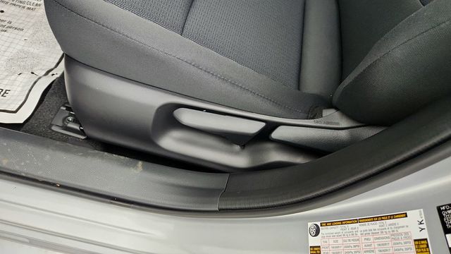 2025 Toyota Prius LE - 22950878 - 10