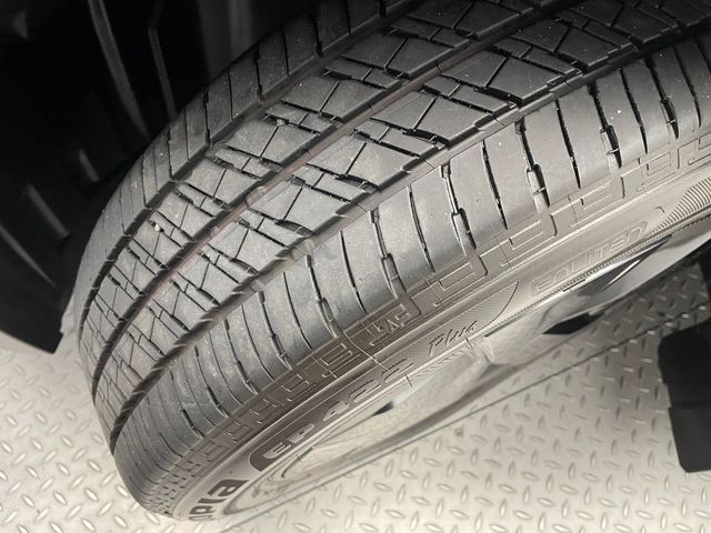 2025 Toyota Prius LE AWD - 22932111 - 43