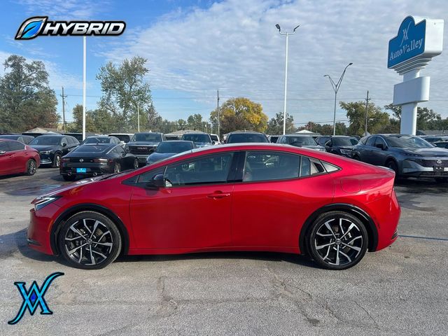 2025 Toyota Prius Plug-in Hybrid SE Hatchback 4D - 23100307 - 3