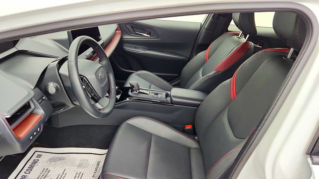2025 Toyota Prius Plug-In Hybrid XSE Premium w/ Advanced Tech Pkg & Solar Roof - 23088145 - 18