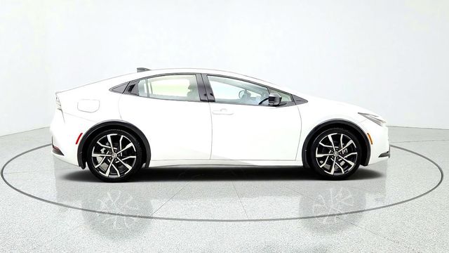 2025 Toyota Prius Plug-In Hybrid XSE Premium w/ Advanced Tech Pkg & Solar Roof - 23088145 - 3