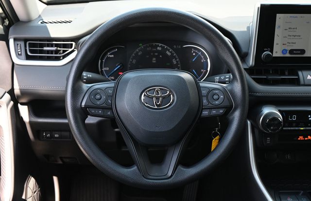 2025 Toyota RAV4 Hybrid LE AWD - 23030052 - 9
