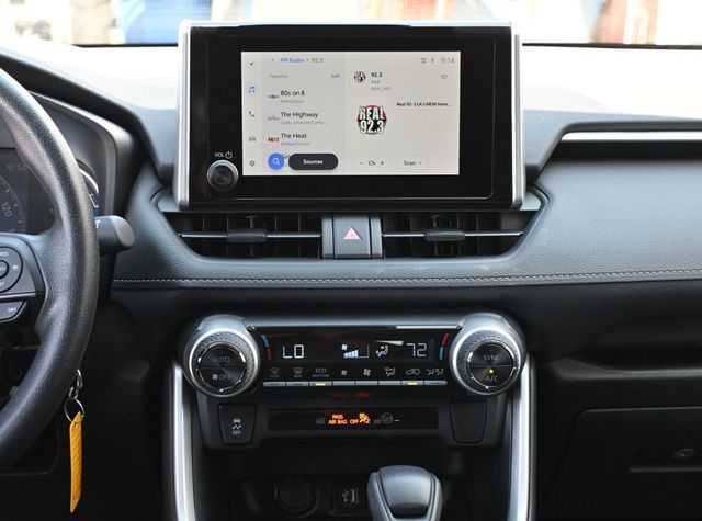 2025 Toyota RAV4 Hybrid LE AWD - 23030052 - 10