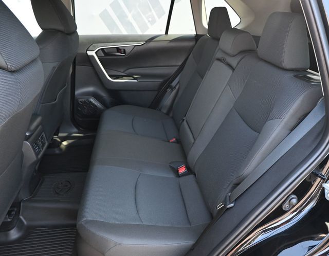 2025 Toyota RAV4 Hybrid LE AWD - 23030052 - 13