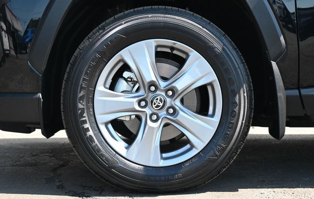 2025 Toyota RAV4 Hybrid LE AWD - 23030052 - 6
