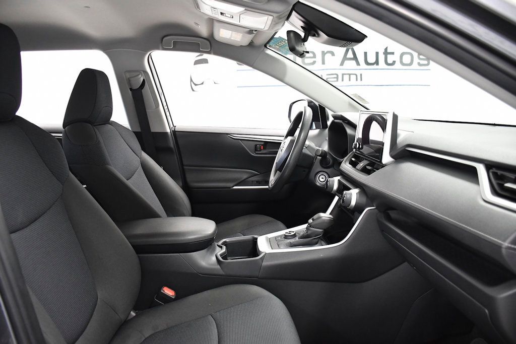 2025 Toyota RAV4 Hybrid LE AWD - 23046259 - 15