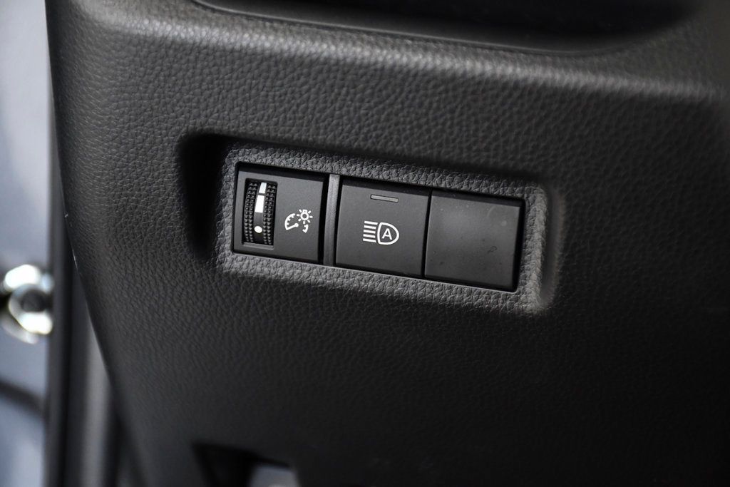 2025 Toyota RAV4 Hybrid LE AWD - 23046259 - 32