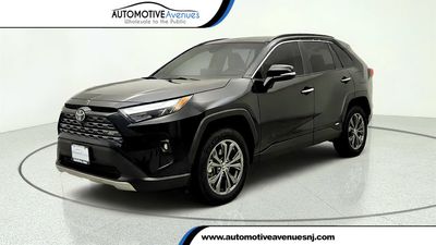 2025 Toyota RAV4 - JTMD6RFV2SJ070636
