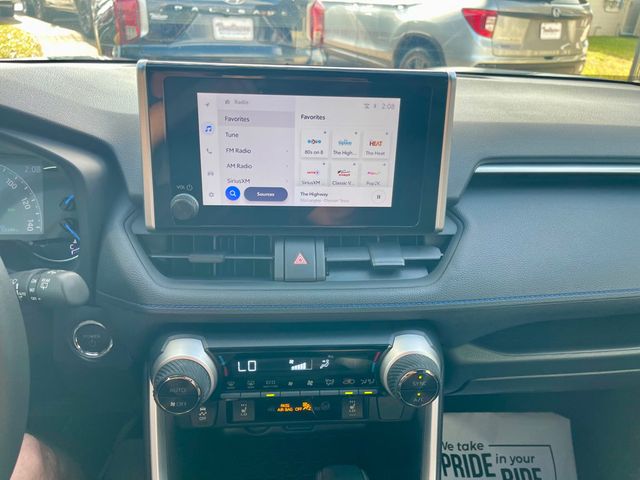 2025 Toyota RAV4 HYBRID SE - 22958187 - 13