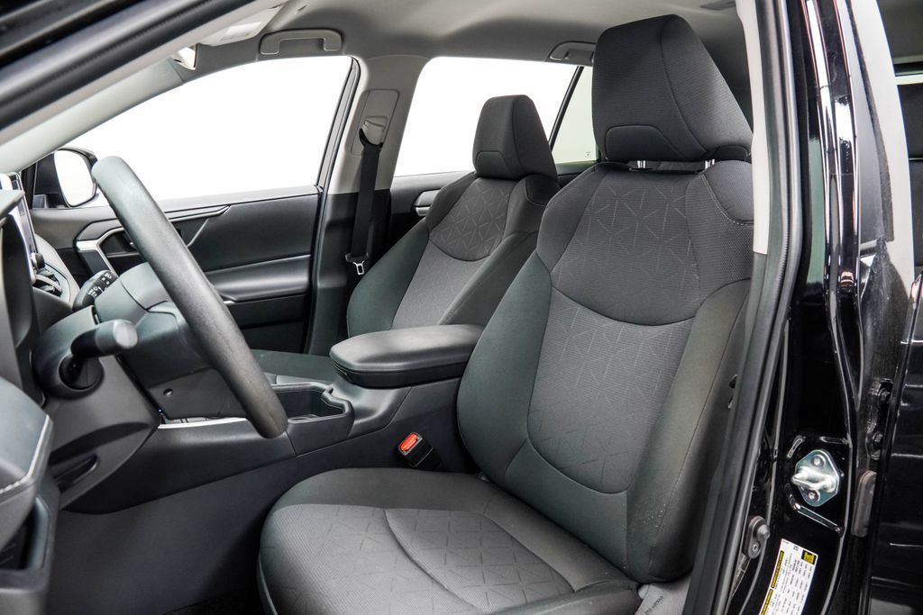 Toyota RAV4 photo 16