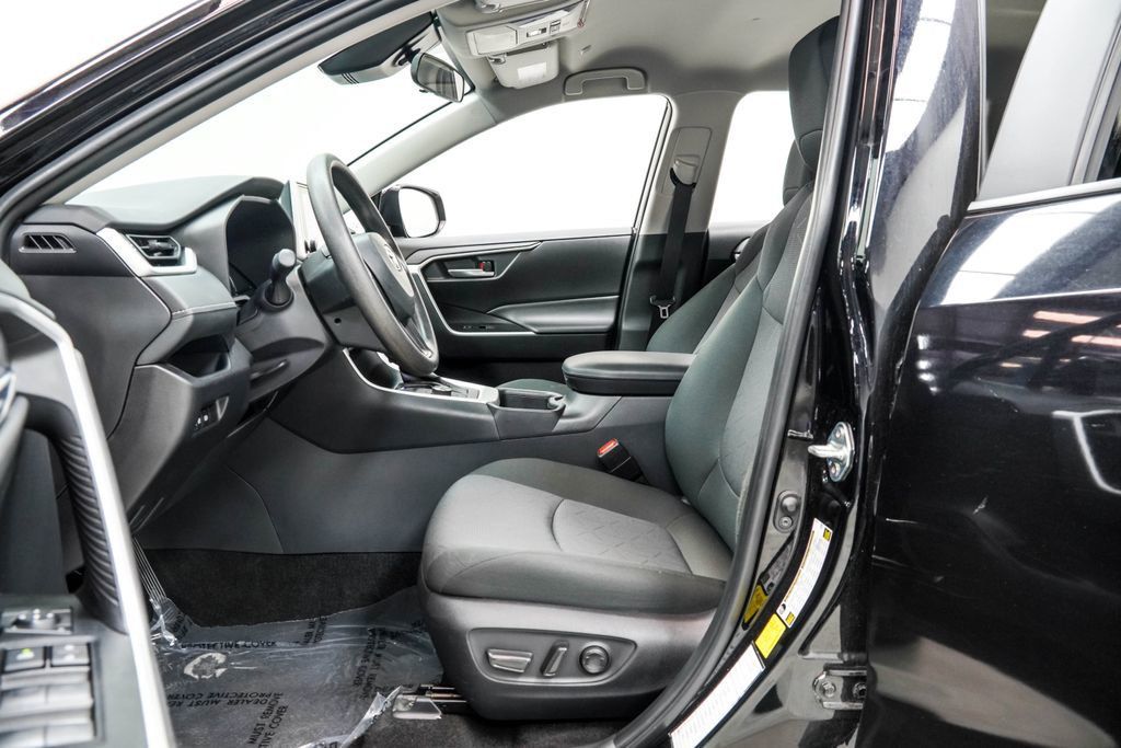 Toyota RAV4 photo 17