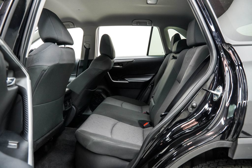 Toyota RAV4 photo 19
