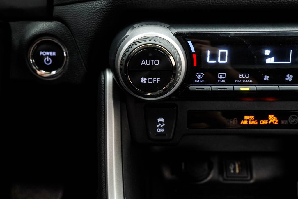 Toyota RAV4 photo 29