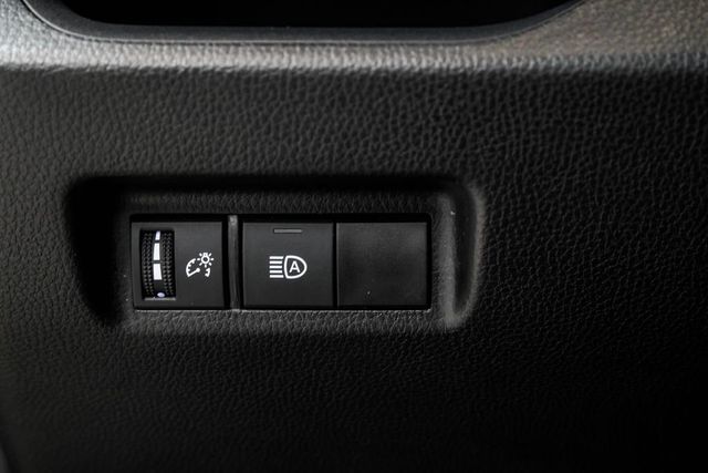 2025 Toyota RAV4 Hybrid XLE AWD - 23071464 - 39